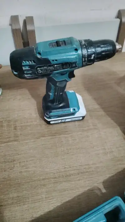 Taladro inalámbrico Makita 18V con batería - miniatura 2