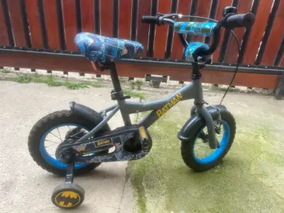 Bicicleta infantil Batman con ruedas de entrenamiento - miniatura 1