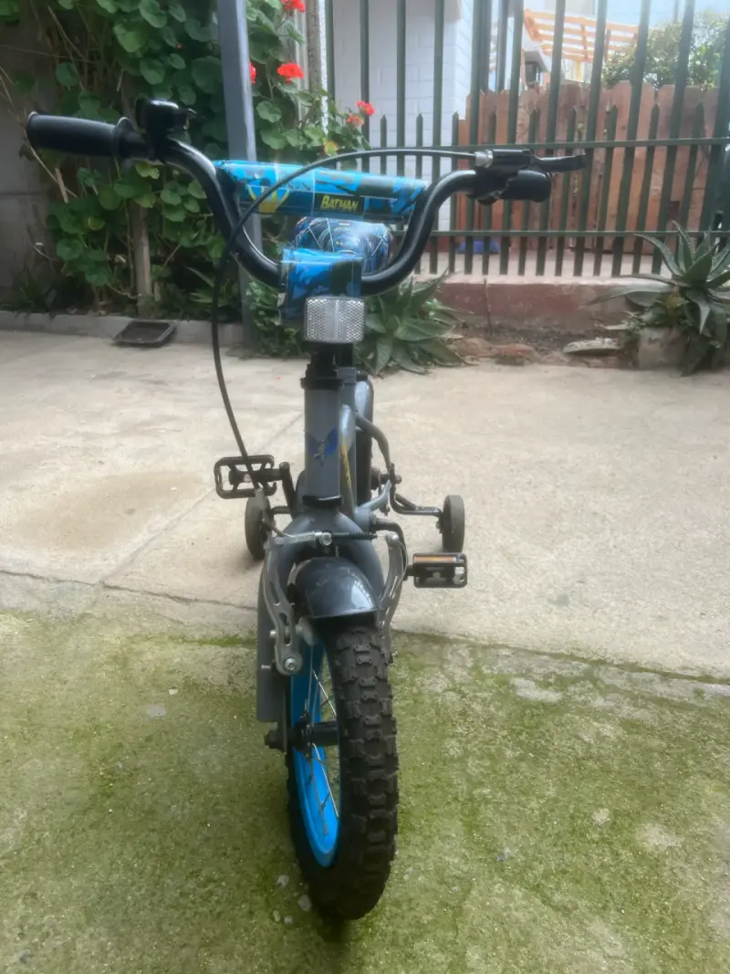 Bicicleta infantil Batman con ruedas de entrenamiento - 2