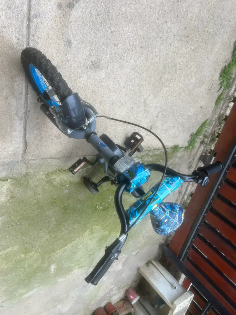 Bicicleta infantil Batman con ruedas de entrenamiento - 5