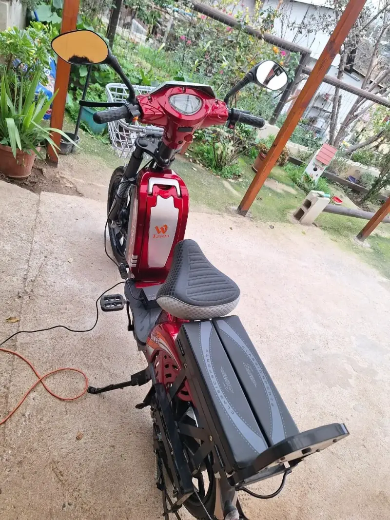 Scooter eléctrico Lvneng rojo con espejos - 2