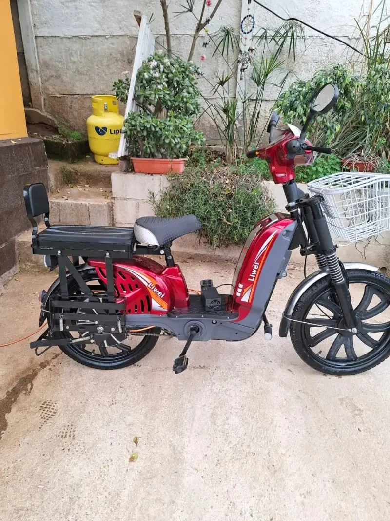Scooter eléctrico Lvneng rojo con espejos - 4