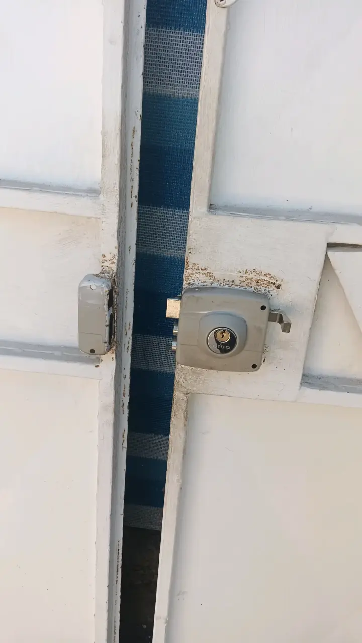 Cerradura de seguridad metálica para puerta - 1