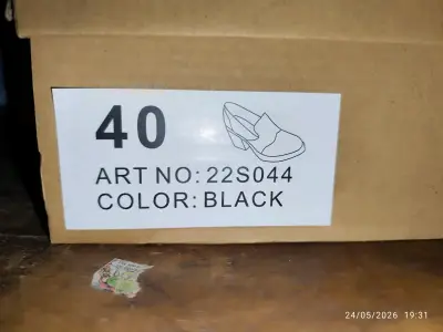 Zapatos de tacón grueso negro texturizado - miniatura 3