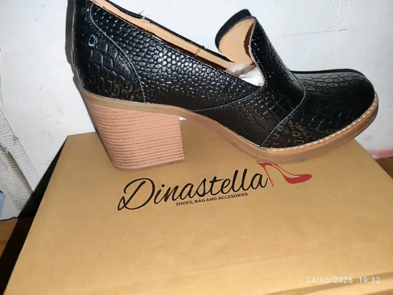 Zapatos de tacón grueso negro texturizado - 4