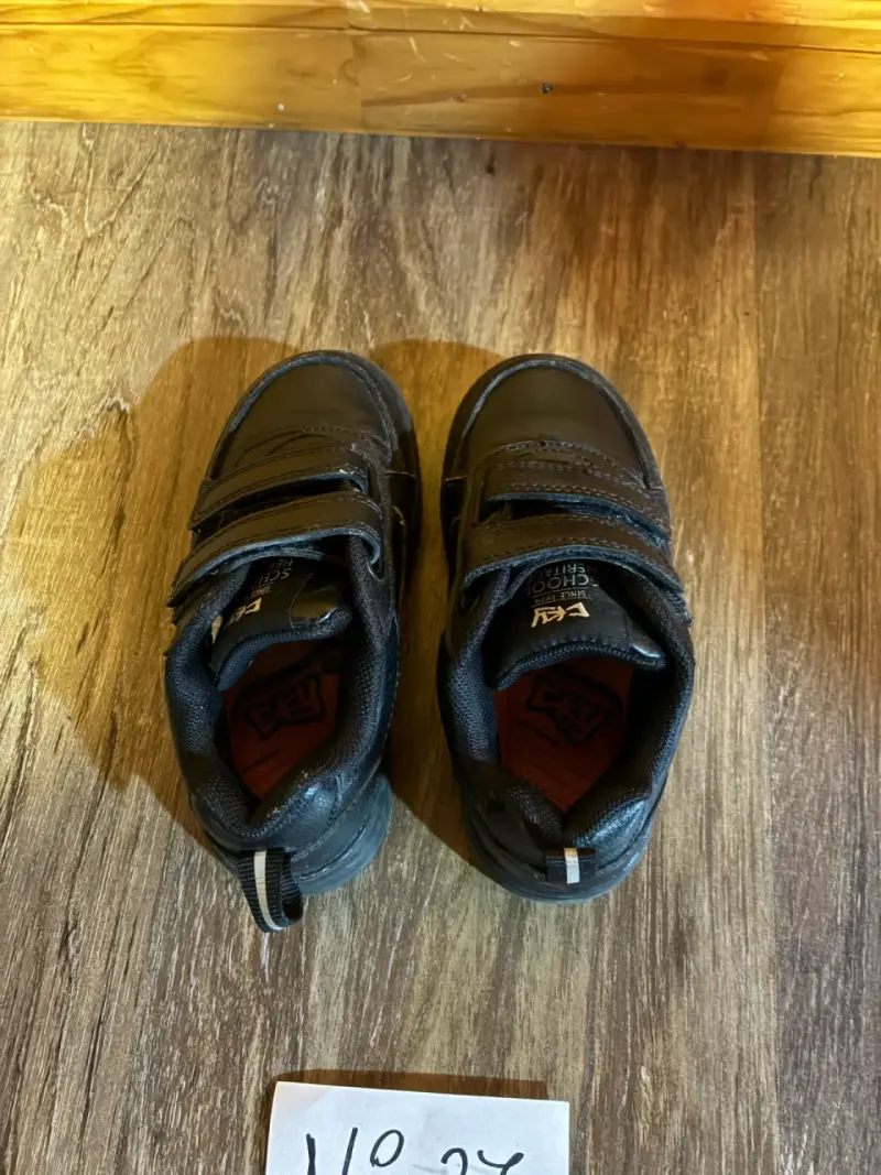 Zapatillas negras talla 27 para niños - 3