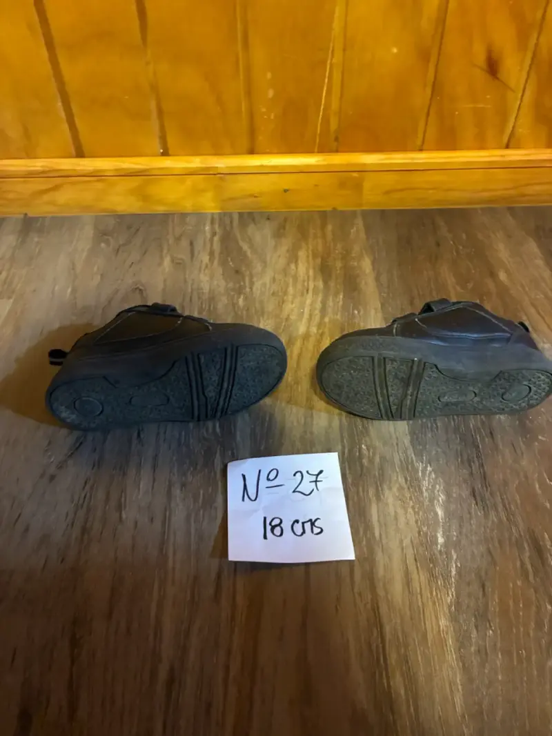 Zapatillas negras talla 27 para niños - 4