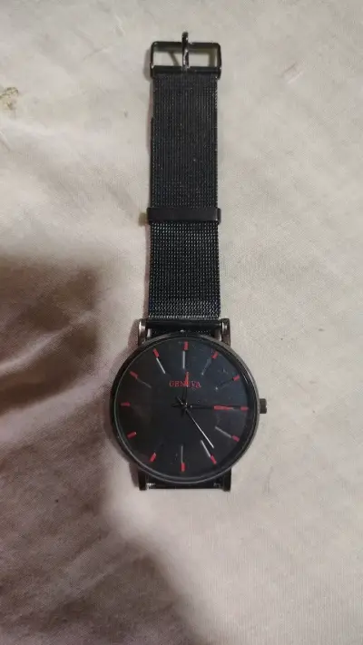 Reloj Geneva negro con correa de malla - miniatura 1