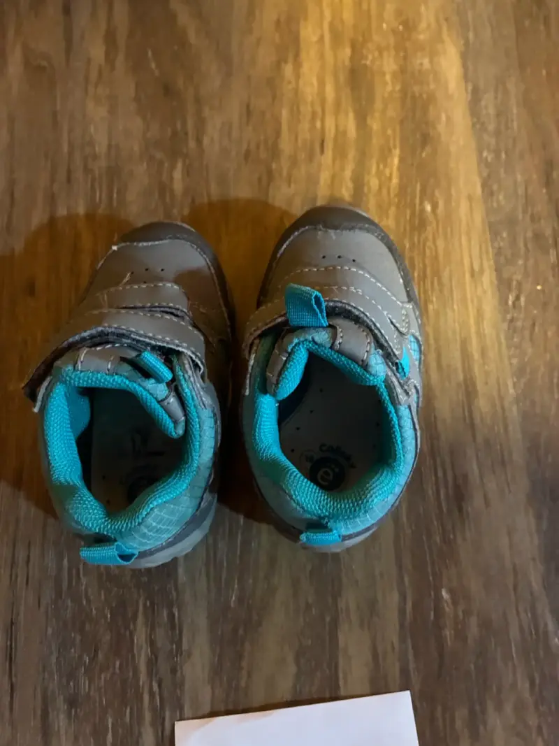 Zapatos de bebé gris con velcro talla 19 - 2