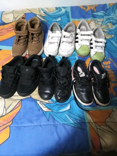 Lote de zapatillas deportivas para niños - miniatura 1