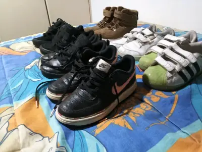 Lote de zapatillas deportivas para niños - miniatura 2