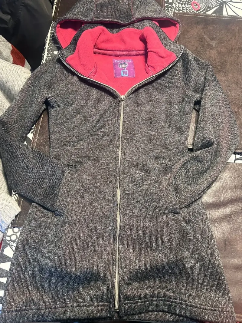 Chaqueta con capucha para niña talla 10