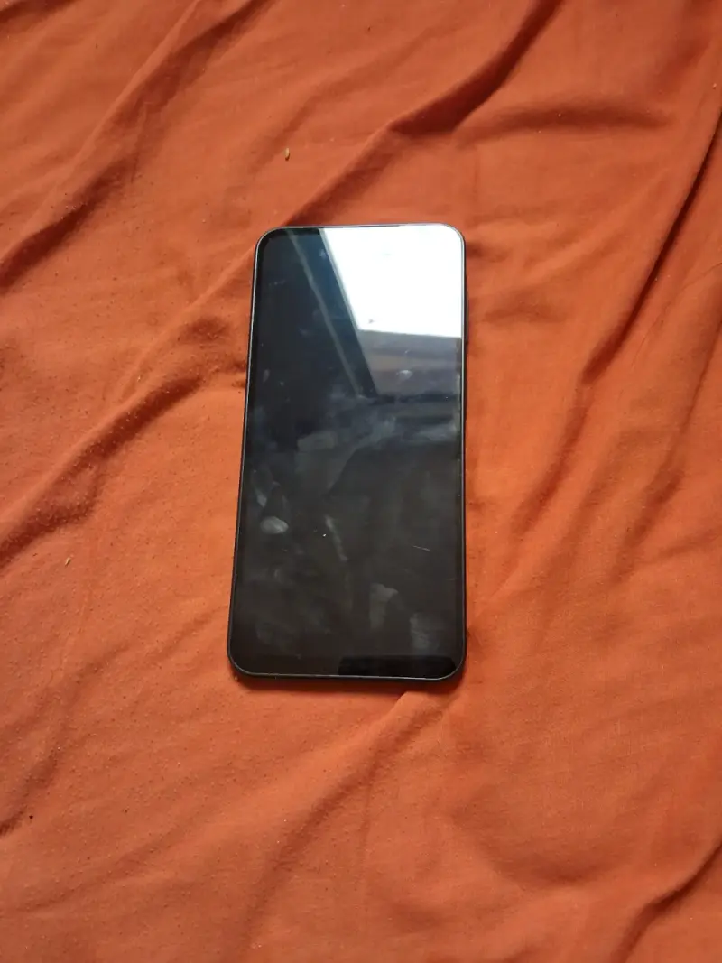Smartphone con pantalla táctil en buen estado - 1