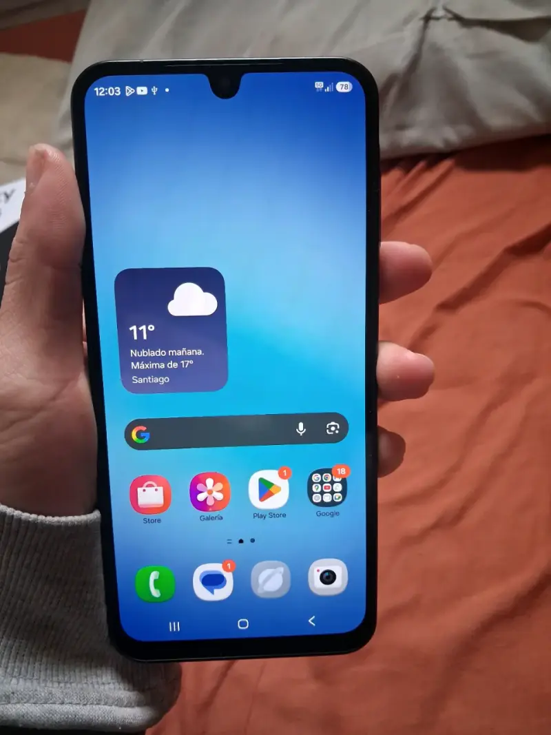 Smartphone con pantalla táctil en buen estado - 4