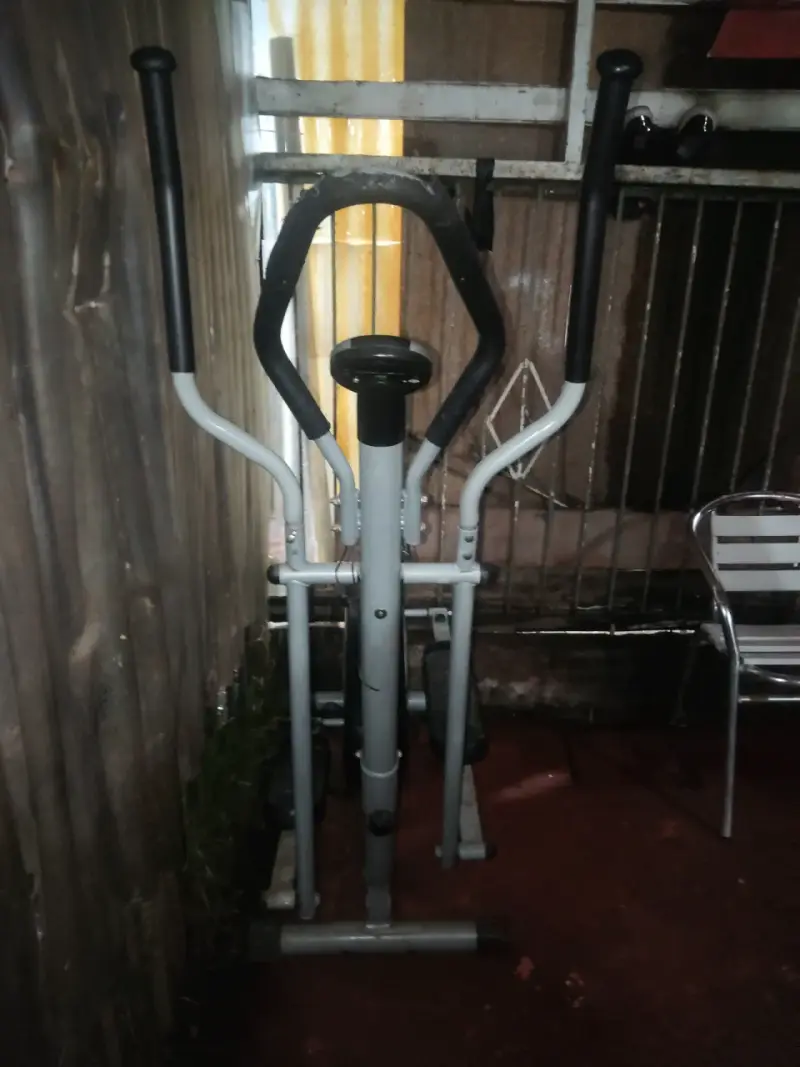 Máquina elíptica para ejercicio en casa - 1