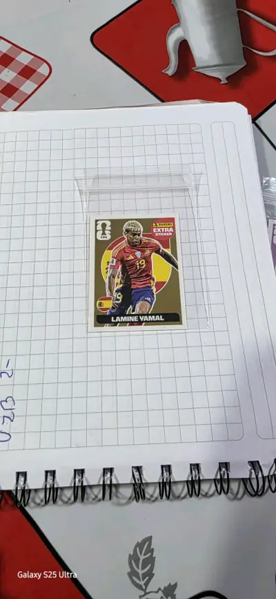 Lámina Panini FIFA Extra Sticker Oro Lamine Yamal - miniatura 2