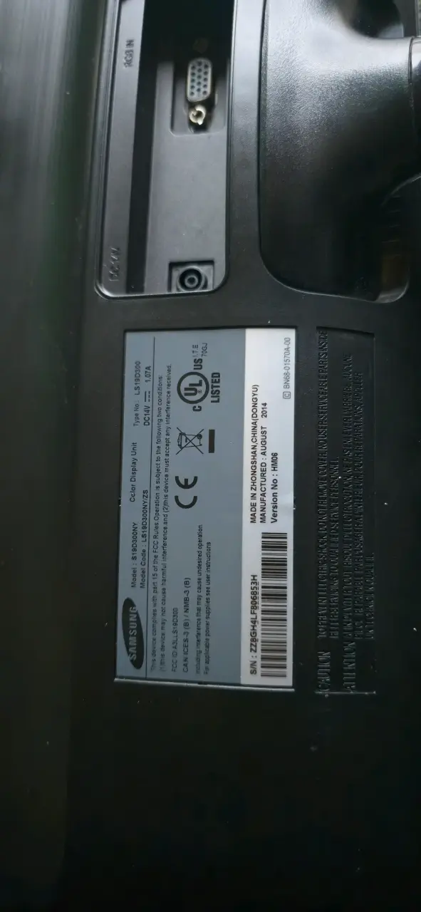 Monitor Samsung S19D300 de 19 pulgadas - 2