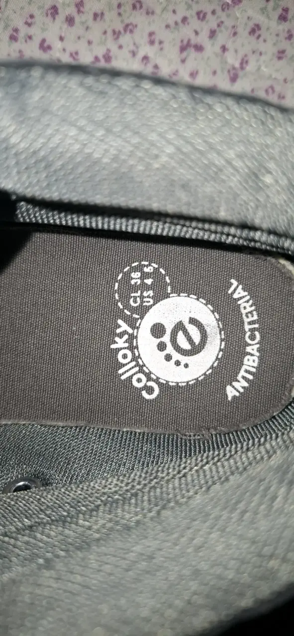 Zapatillas negras con velcro para niños - 3