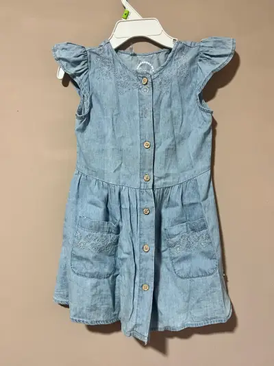 Vestido de mezclilla para niña con botones - miniatura 1