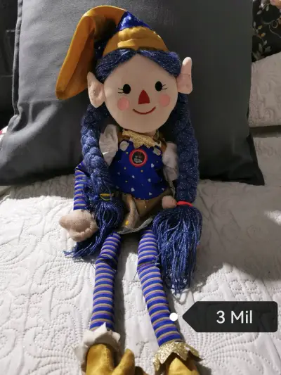 Muñeca de trapo con cabello morado - miniatura 3