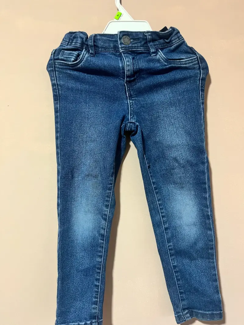 Jeans azul para niña en buen estado