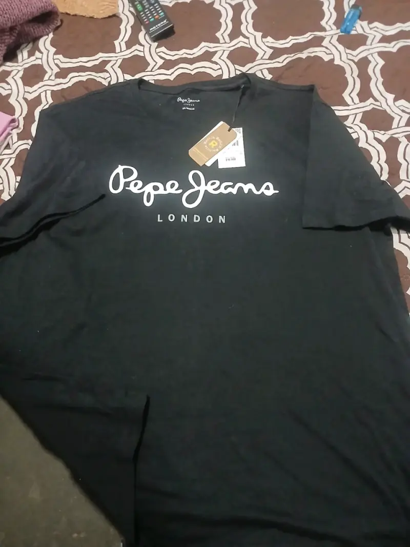 Polera Pepe Jeans negra con logo - 1