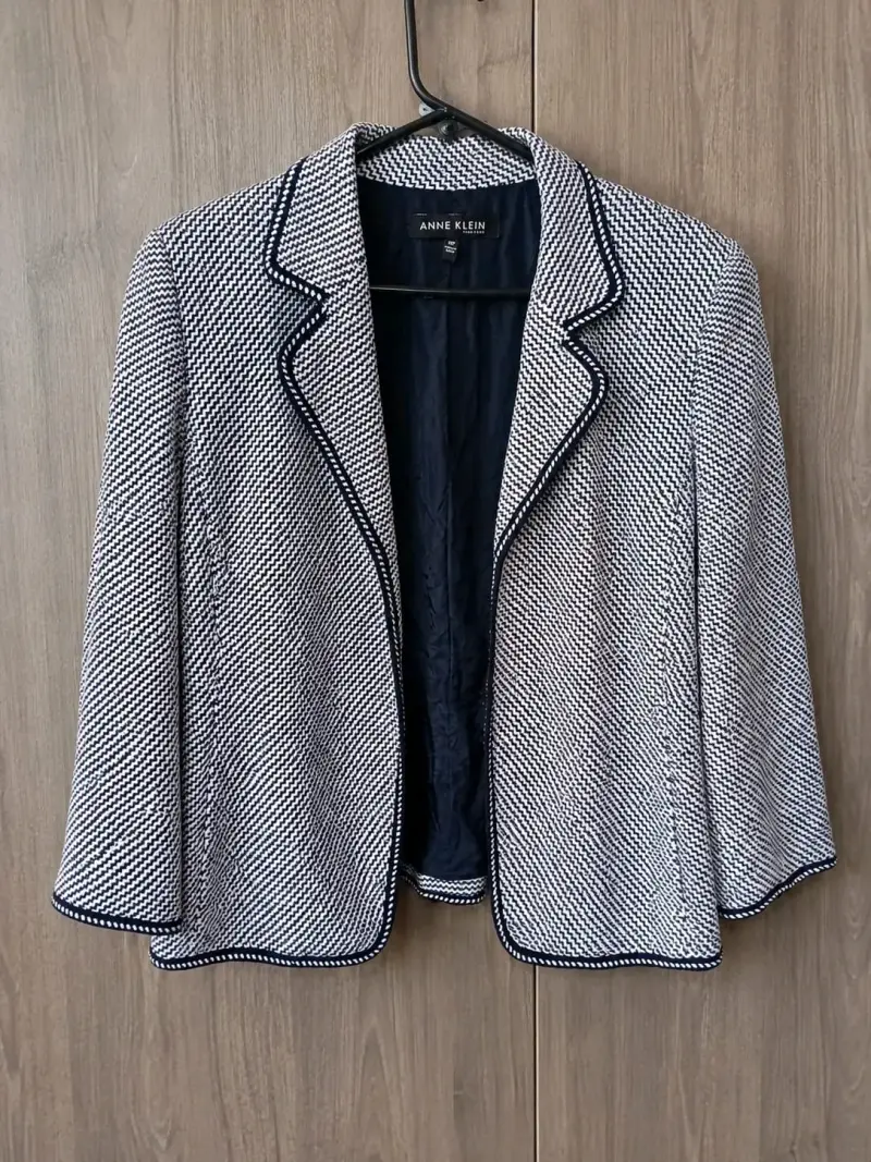 Blazer Anne Klein blanco y negro
