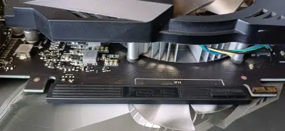 Tarjeta gráfica ASUS GeForce GTX 1050 Ti 4GB - miniatura 3