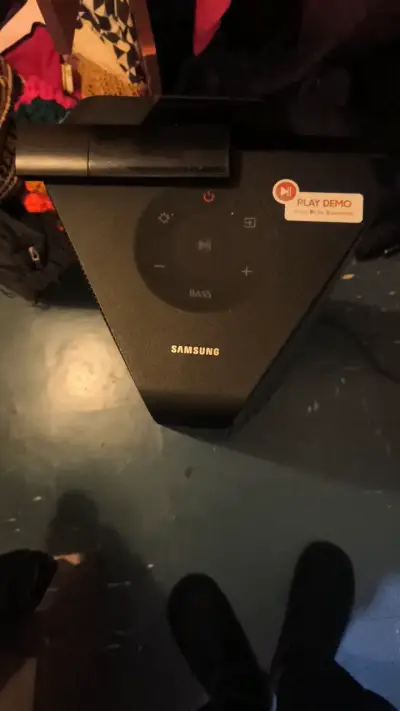 Altavoz Samsung con control de bajos - miniatura 1