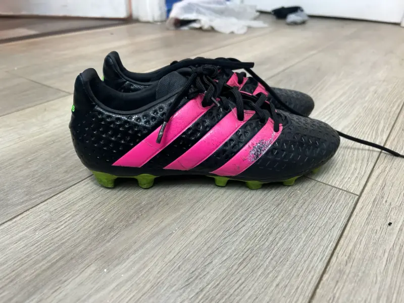 Chuteadores Adidas talla 40.5 - 1