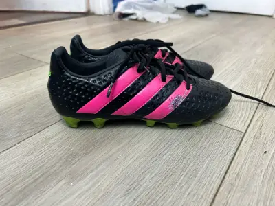 Chuteadores Adidas talla 40.5 - miniatura 1