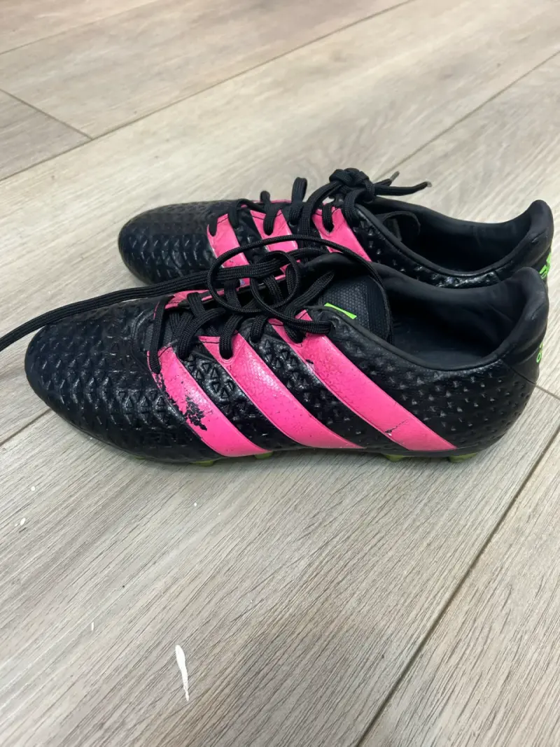 Chuteadores Adidas talla 40.5 - 4