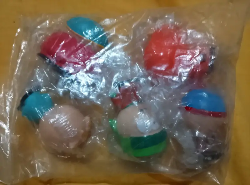 Set de figuras coleccionables de personajes animados - 2