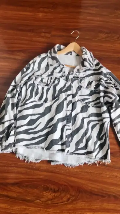 Chaqueta de mezclilla cochsqueta n estampado cebra - miniatura 2