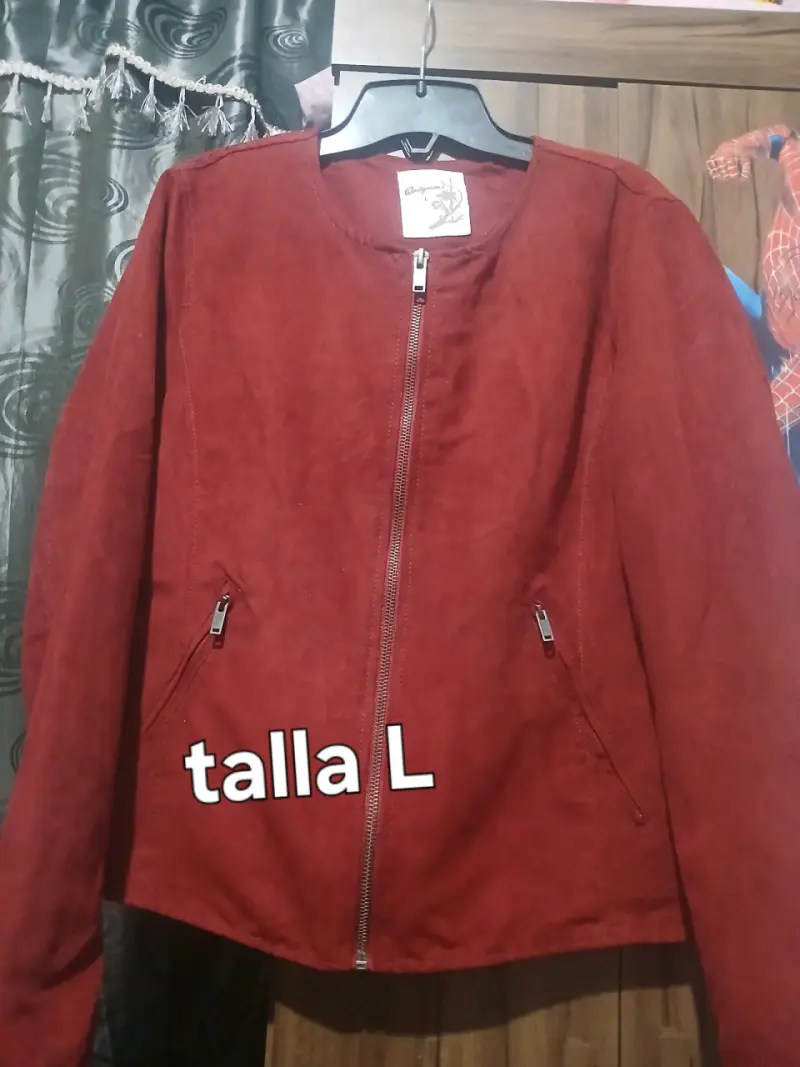 Chaqueta roja con cierre asimétrico talla L - 2