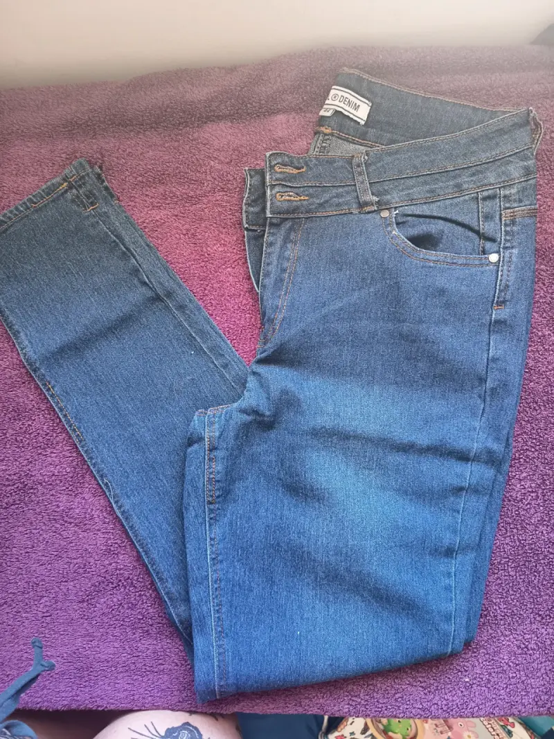 Jeans azul oscuro de mezclilla para mujer - 1