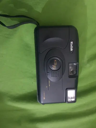 Cámara Kodak KB10 con estuche y manual - miniatura 3