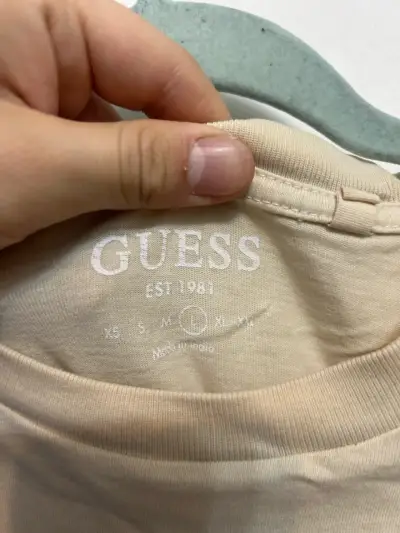 Polera Guess beige talla L - miniatura 2