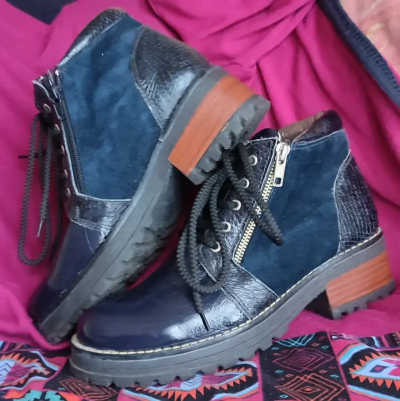 Botines de cuero azul con cordones y cierres - 2
