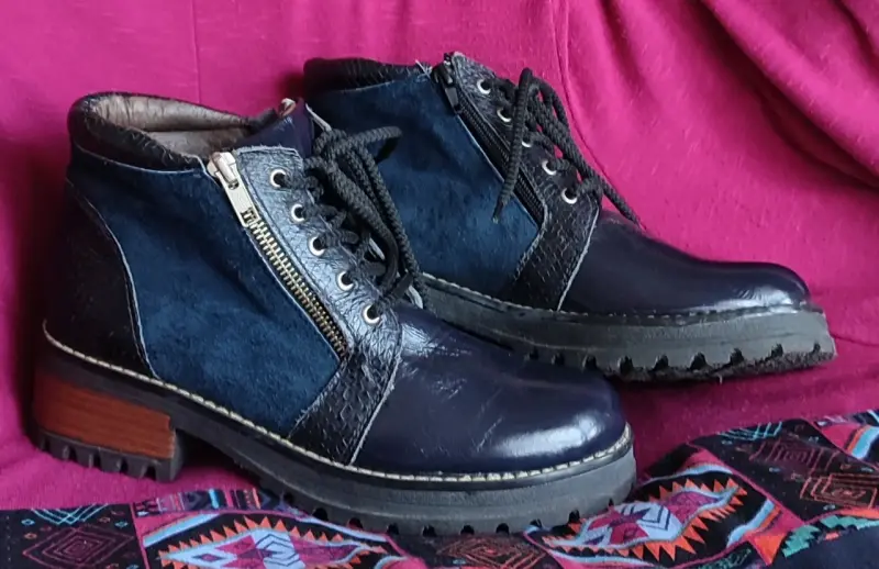 Botines de cuero azul con cordones y cierres - 3