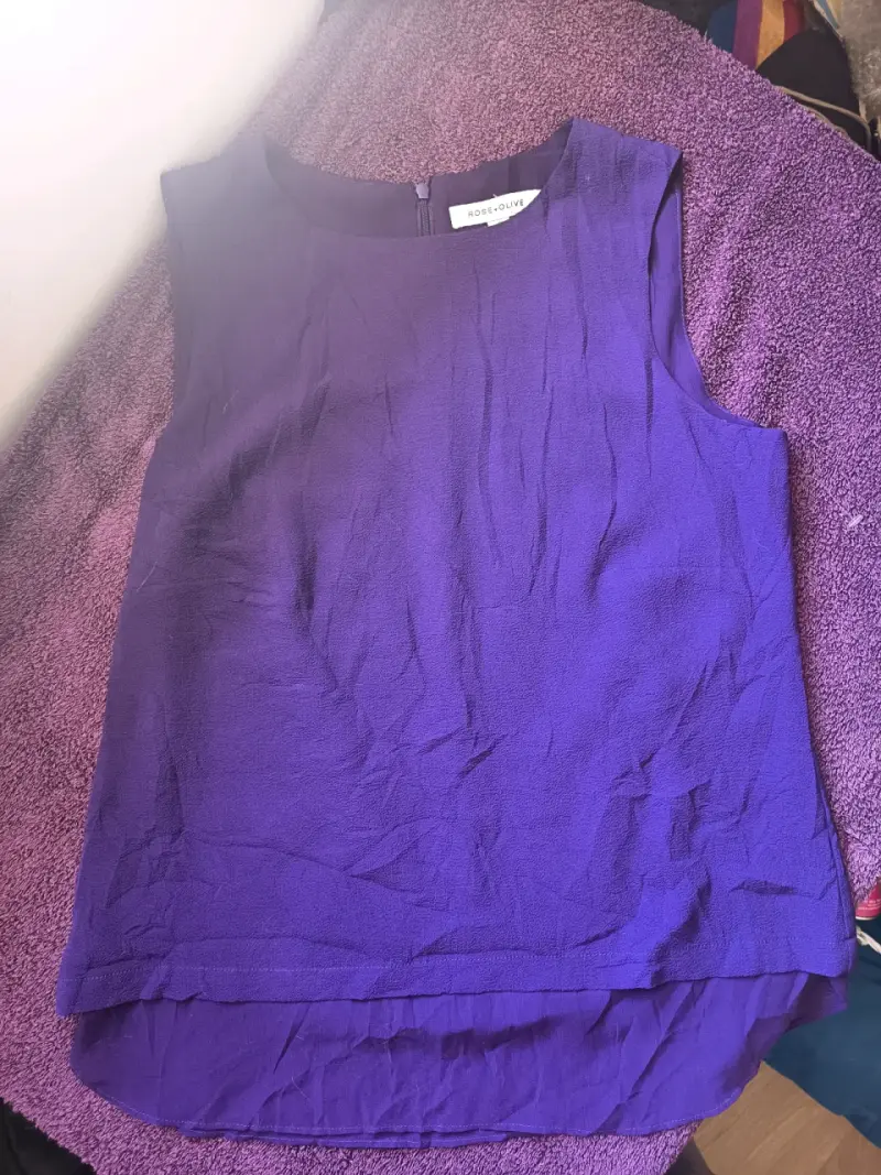 Blusa sin mangas morada