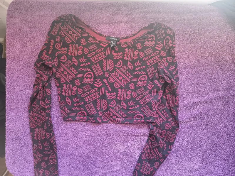 Crop top Forever 21 estampado geométrico