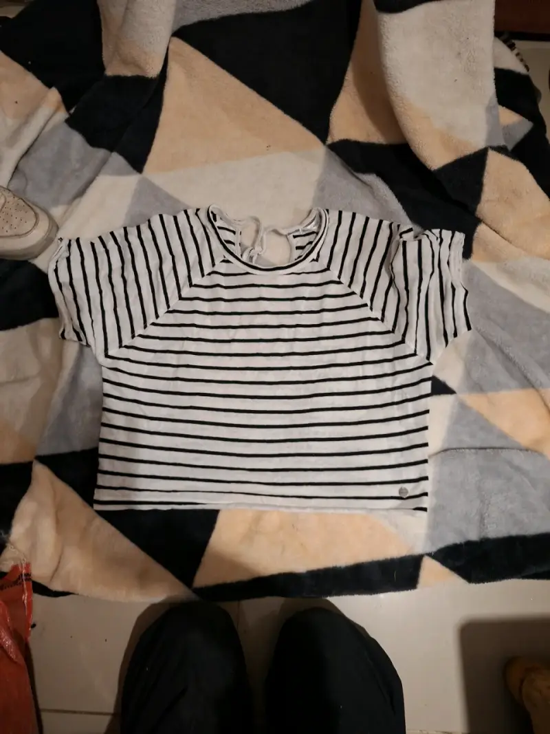 Polera rayada blanco y negro para mujer