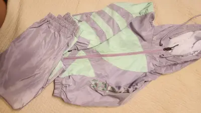 Buzo deportivo colores pastel. Talla 4 - miniatura 1