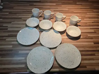 Set de vajilla de porcelana 12 piezas - miniatura 3