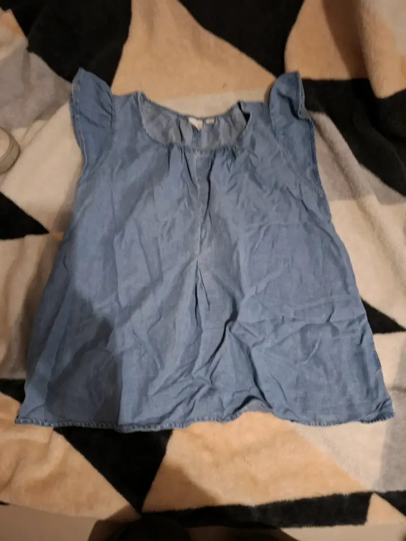 Blusa de mezclilla azul sin mangas