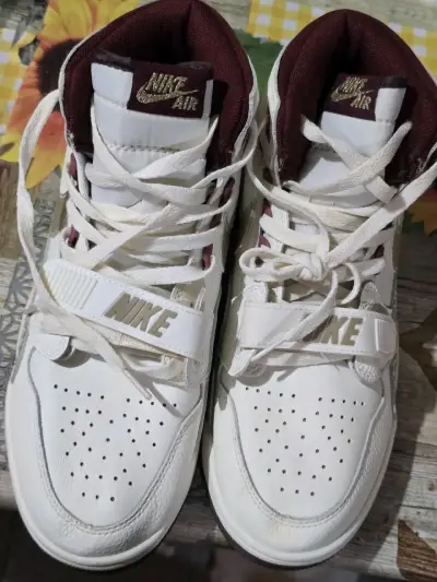 Zapatillas deportivas Jordan blancas y celestes - miniatura 4