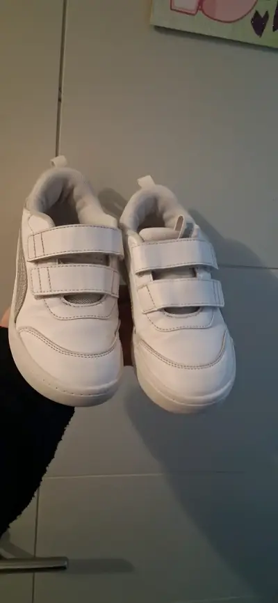 Zapatillas blancas con glitter para niños - miniatura 3
