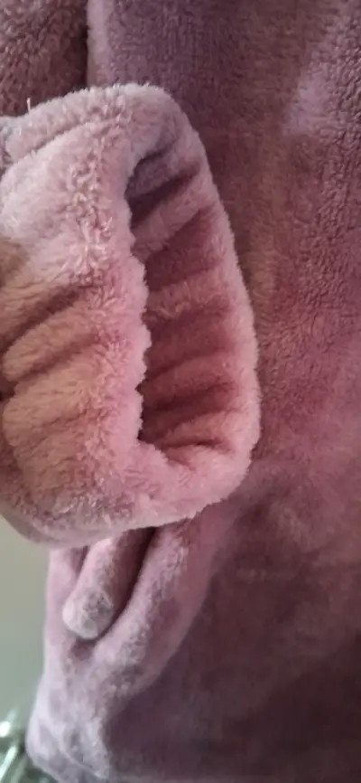 Chaqueta de polar rosada con capucha para niña - miniatura 2