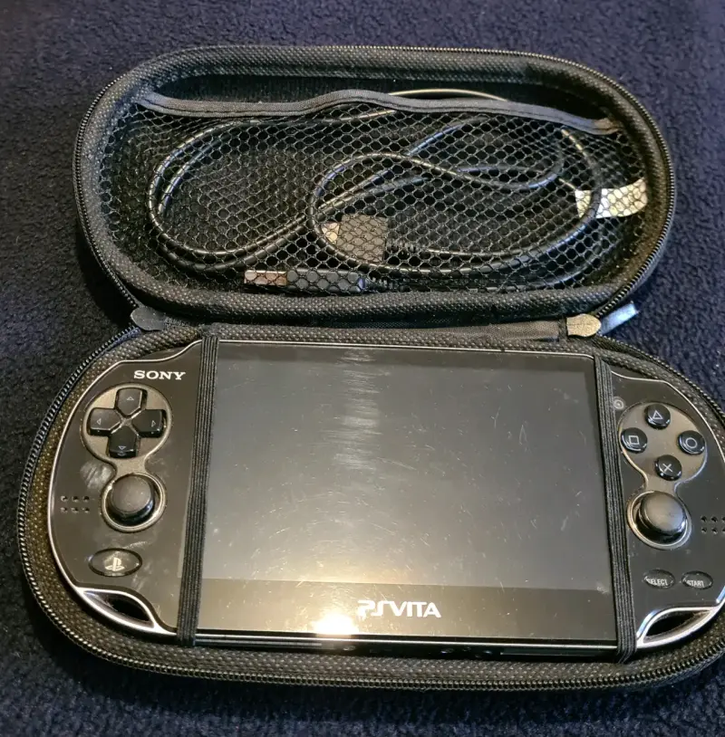 Consola portátil Sony PS Vita con estuche - 1